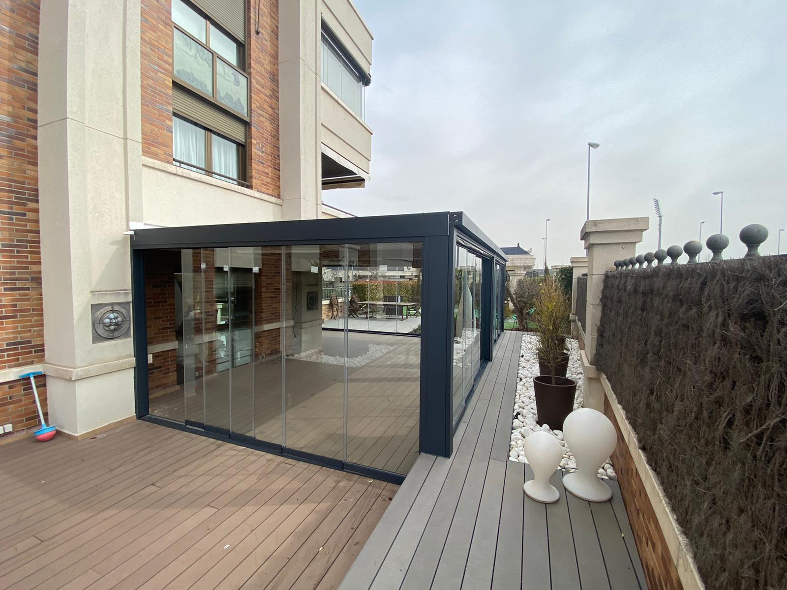 Tipos de cortinas de cristal: ¿cuál es mejor para tu casa? | Pérgolas ...