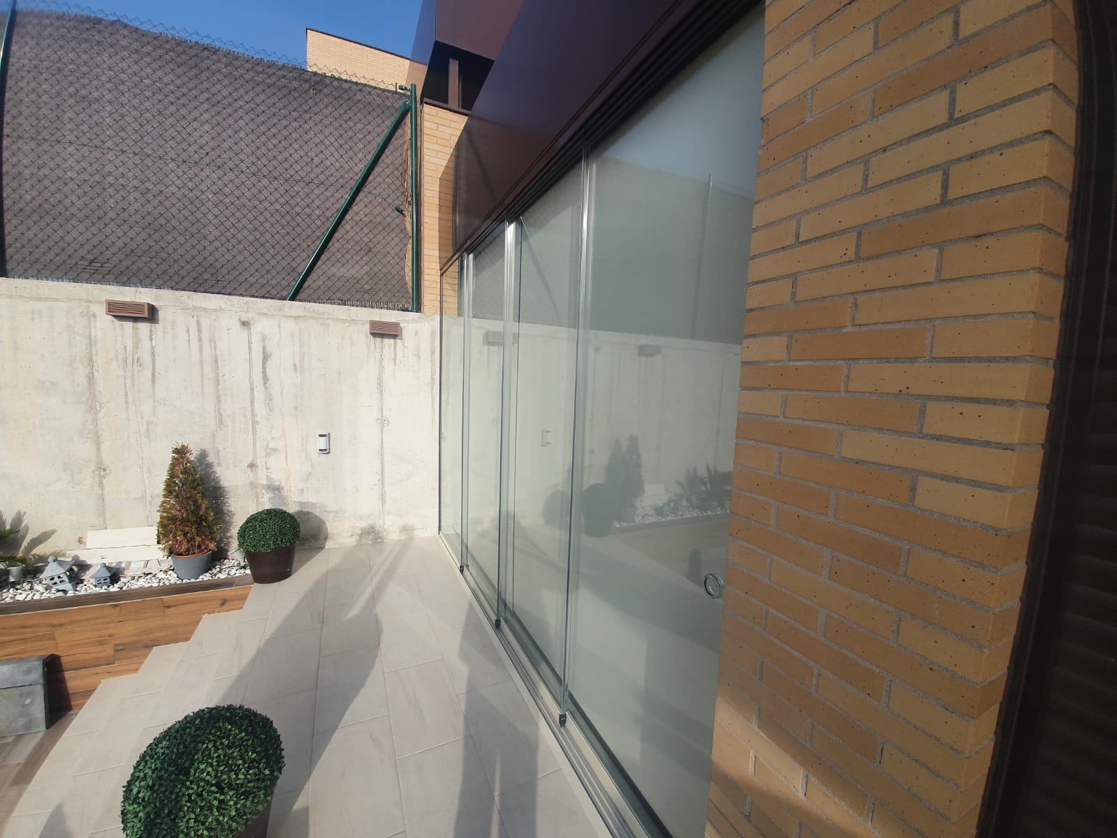 Tipos de cortinas de cristal: ¿cuál es mejor para tu casa? | Pérgolas ...